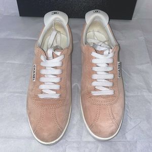Chanel 20S Weekender Pink Suede Low Top Sneaker